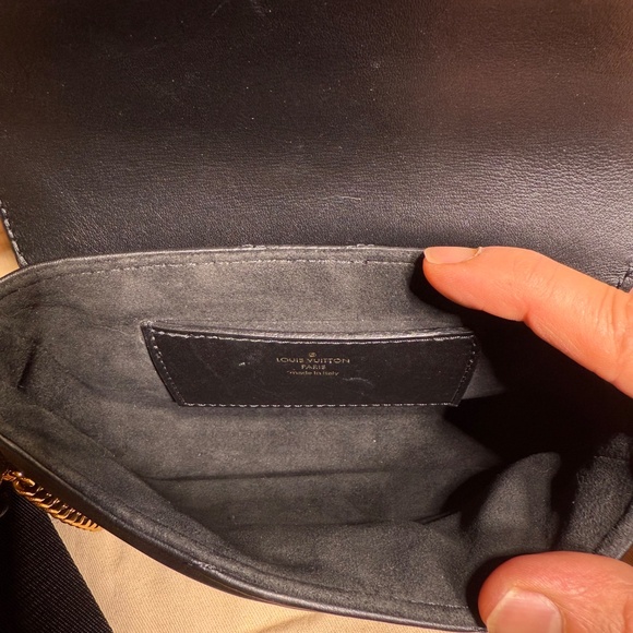 Louis Vuitton New Wave Multi-Pochette - Picture 9 of 10